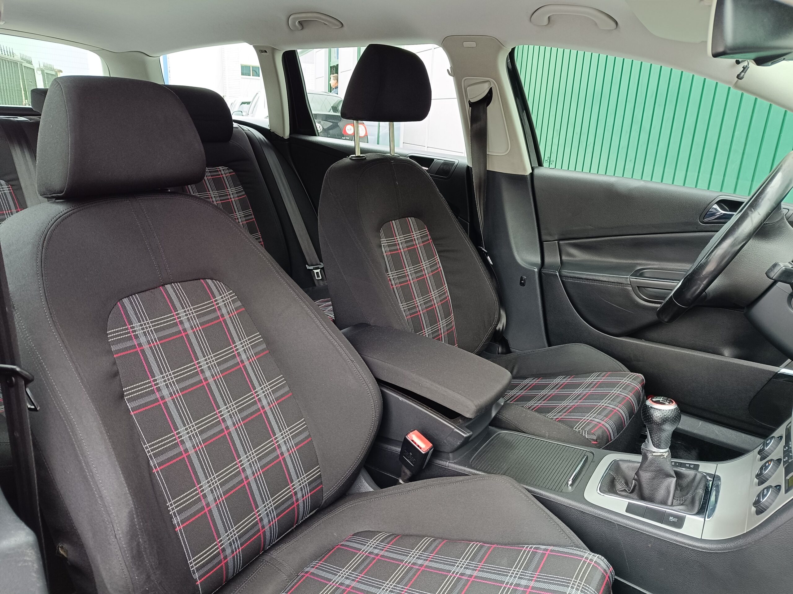 VOLKSWAGEN Passat Variant 2.0 TDI 140cv DPF R Line