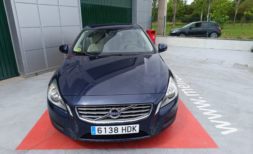 VOLVO S60 2.0 D3 Momentum