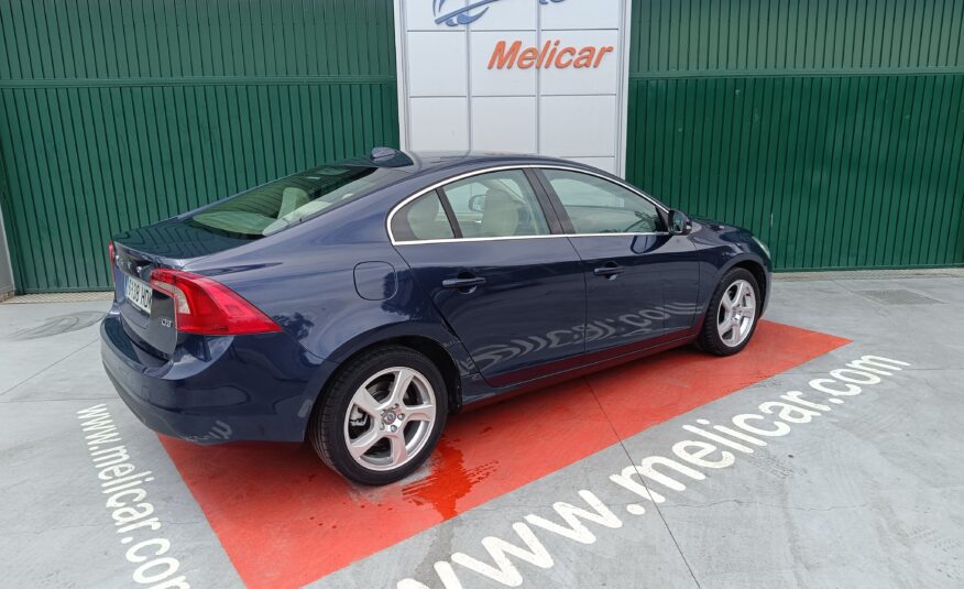 VOLVO S60 2.0 D3 Momentum