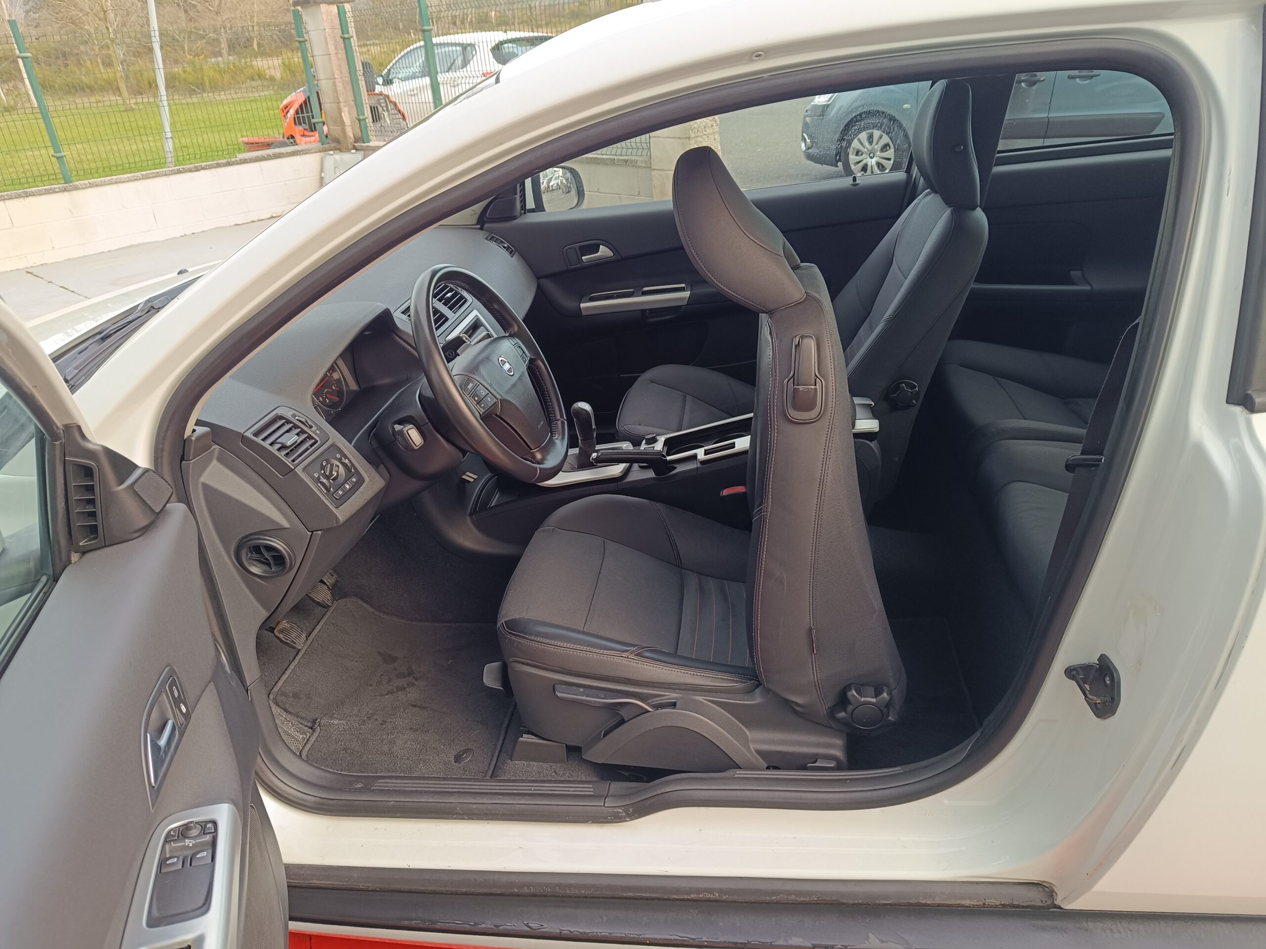 VOLVO C30 1.6 DRIVE